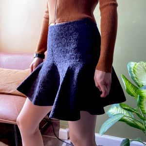 Black side zipper embroidery short skirt size m